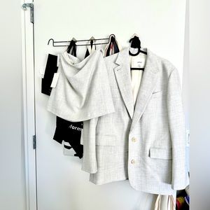 ALMOST BRAND NEW Aritzia Blazer AND Skirt!